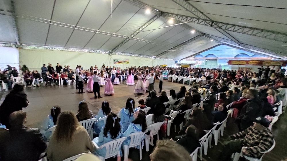 1º Carijo em Dança tem 9 invernadas participantes e 15 mil reais em prêmios