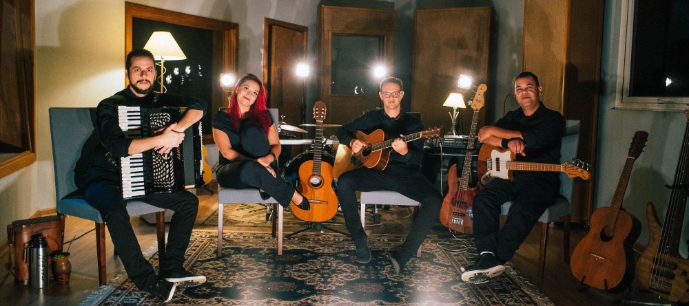 Grupo ‘Mas Bah!’ se apresenta na cidade nesta sexta