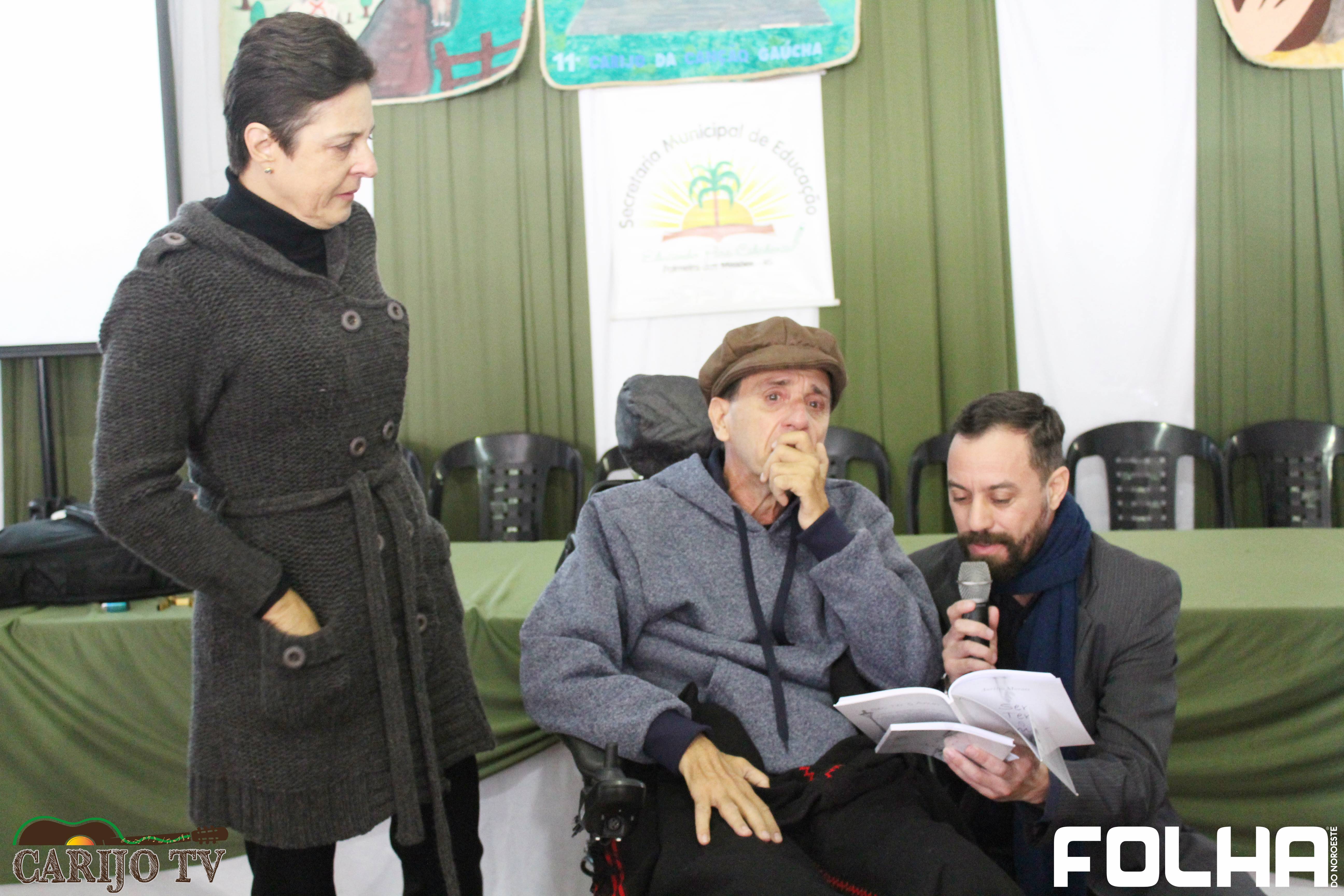 Aurélio Moraes lança livro de poesias no 34º Carijo