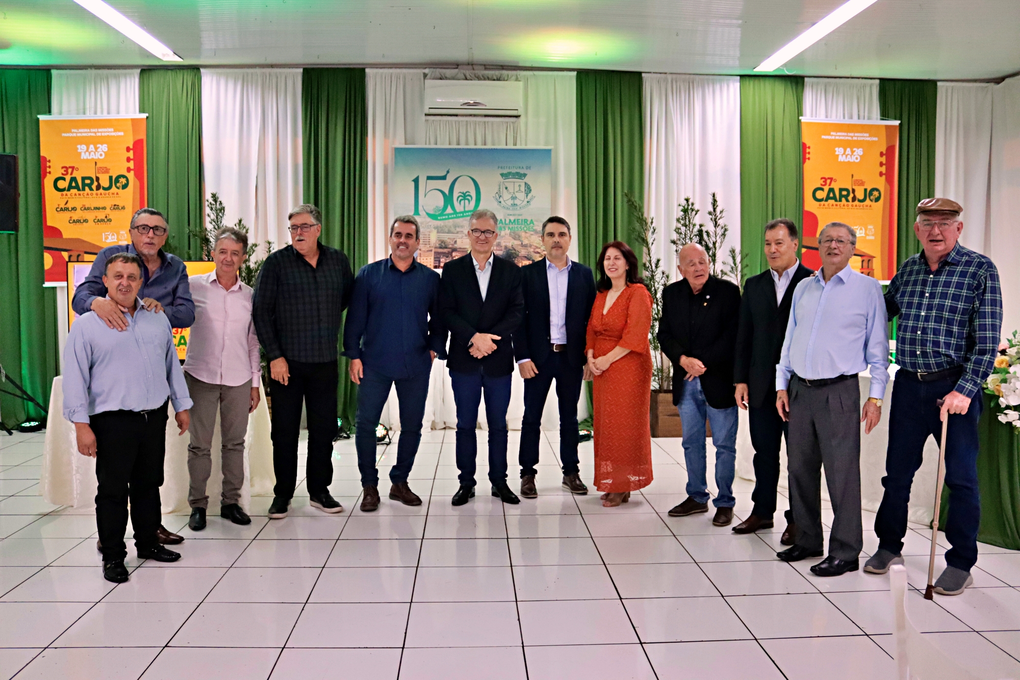 Comissão Organizadora do 37º Carijo da Canção Gaúcha realiza homenagem aos ex-presidentes e prefeitos do festival em celebração aos 150 anos de Palmeira das Missões