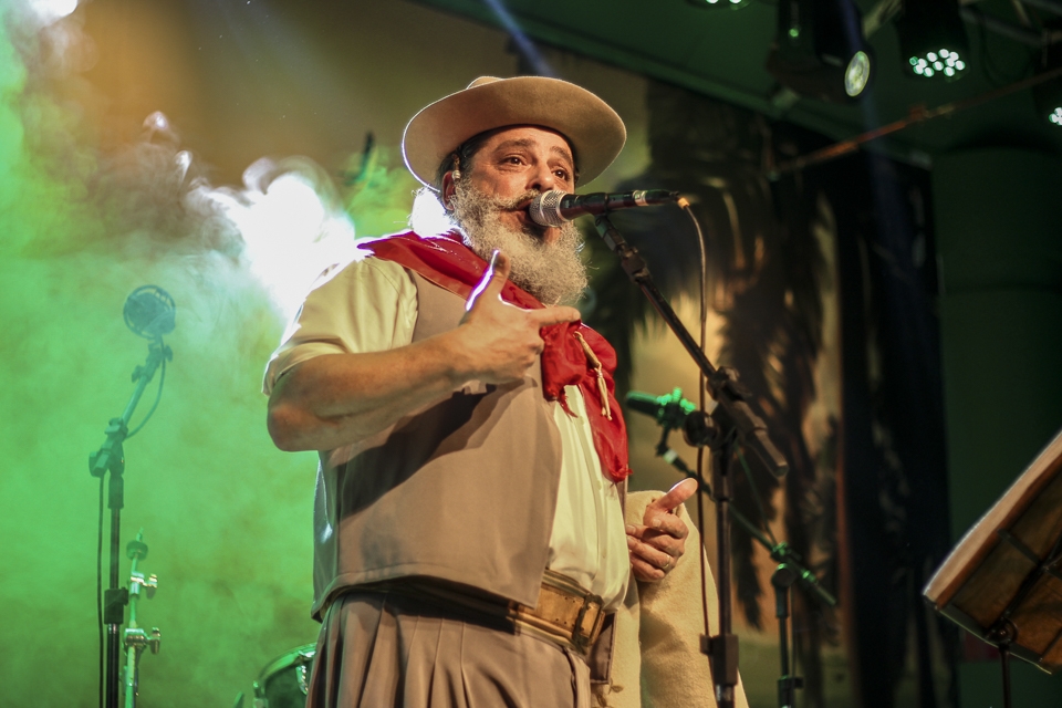 Cantador de campanha, Luiz Marenco anima 1ª Ronda