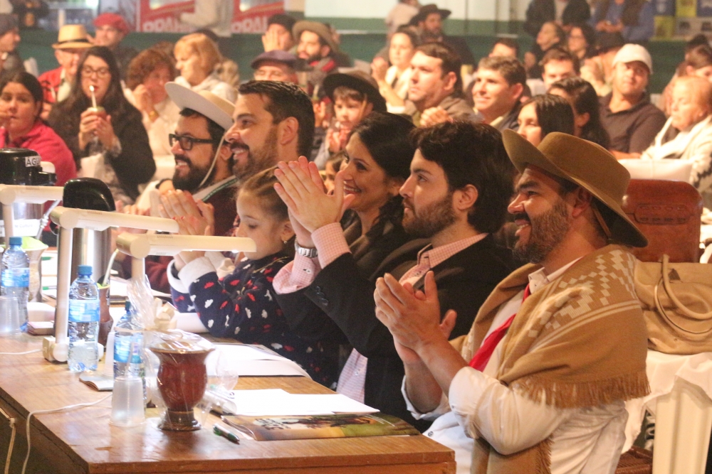 Carijinho: Há 15 anos lançando talentos infanto-juvenis